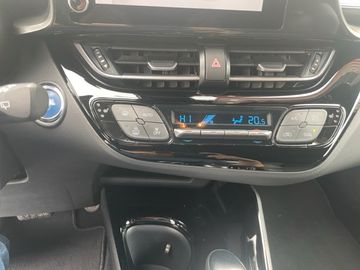 Toyota C-HR - 11