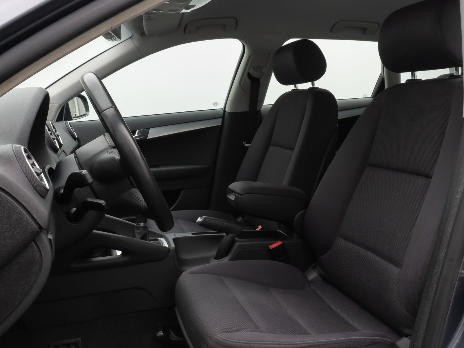 Fahrzeugabbildung Audi A3 Sportback 1.6 FSI Ambiente Sitzhzg PDC Xenon