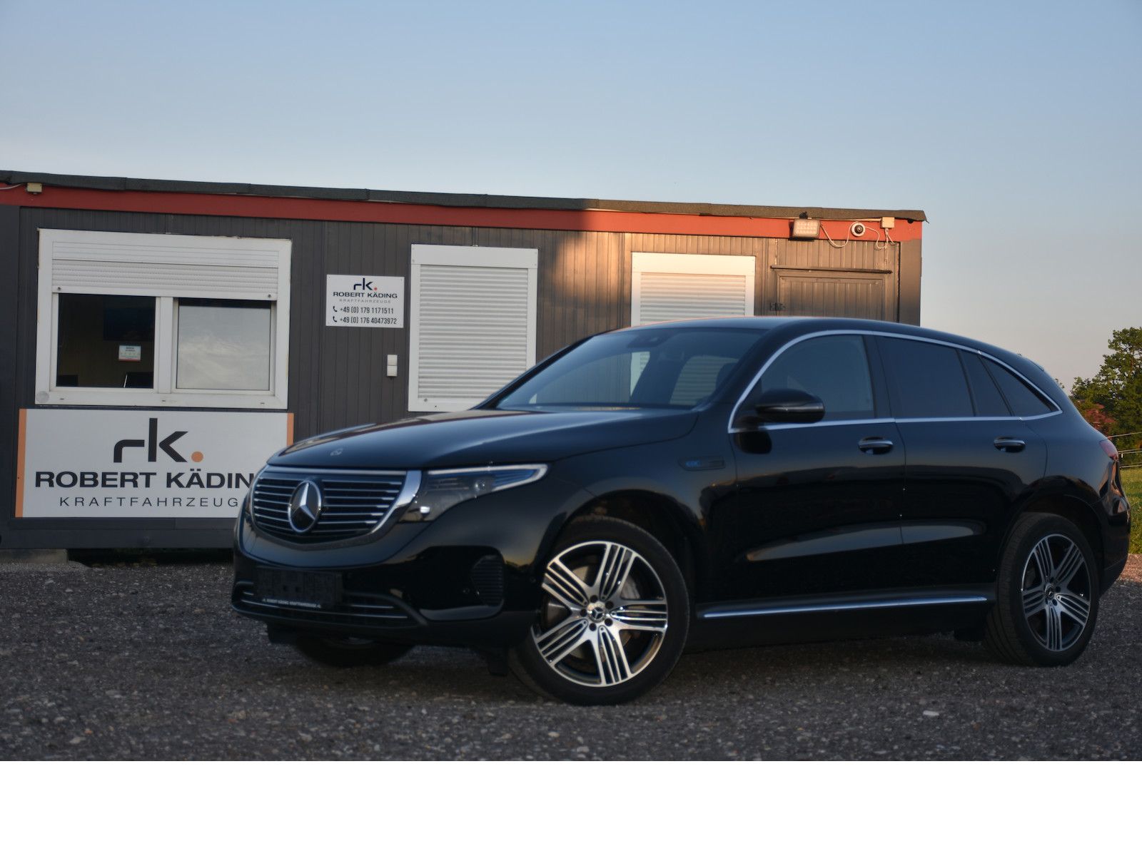MERCEDES-BENZ EQC 400 4Matic Navi/RFK/LED/KeylessGo/SoH 96,4