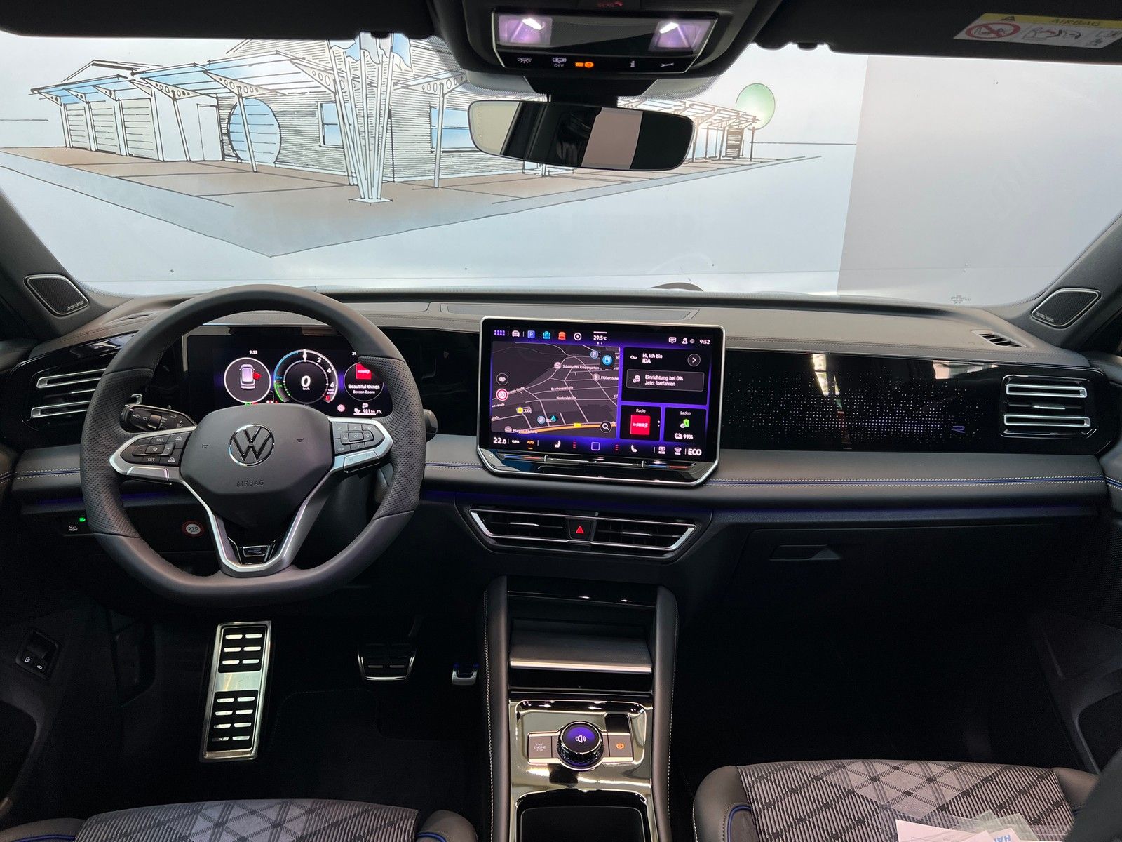 Fahrzeugabbildung Volkswagen Tiguan R-Line 1,5 TSI Hybrid DSG + AHK + Head-Up