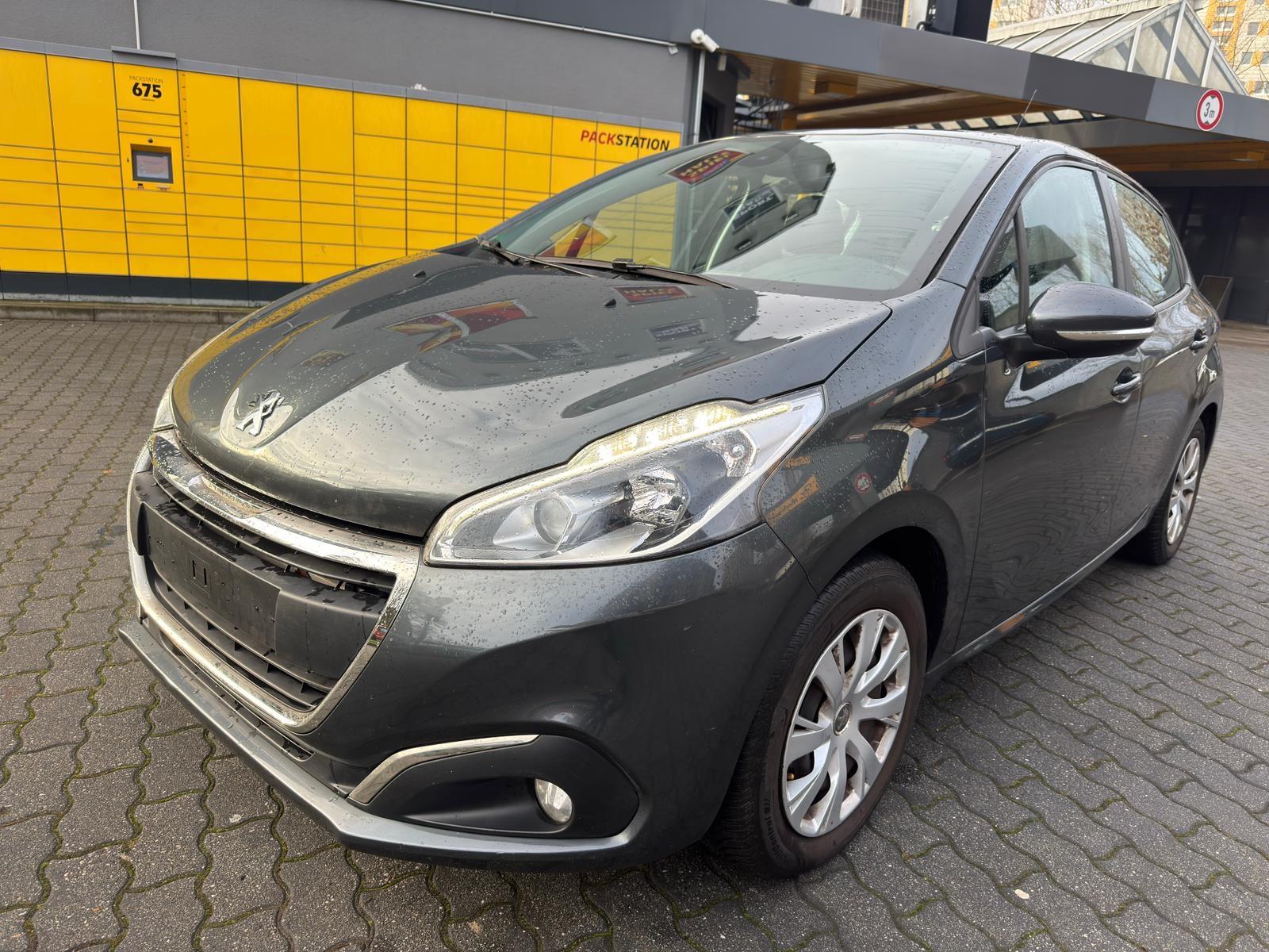 Peugeot 208 Active Navigation/ Klima/ PDC/