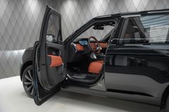 Range Rover P615 SV LWB 2026 BLACK/RED SUITE