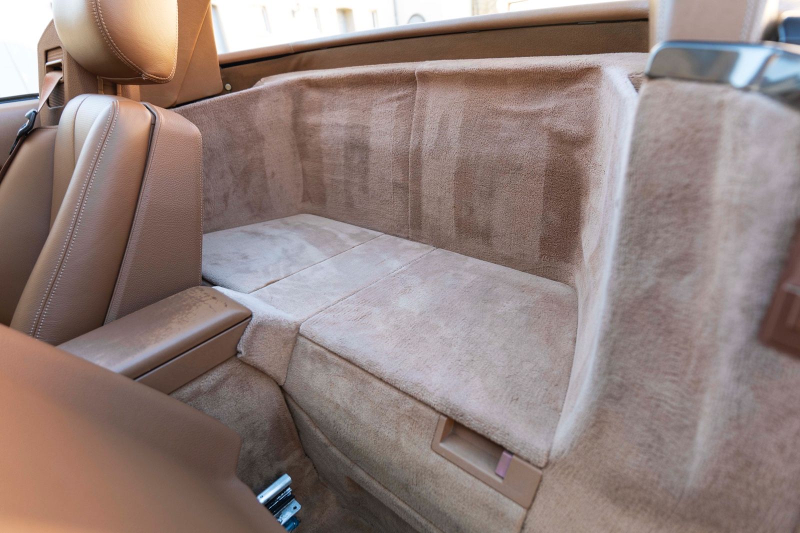 Fahrzeugabbildung Mercedes-Benz SL 500 TEMPOMAT ELEK.SITZE LEDER