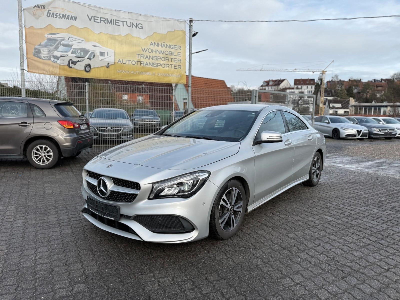 Mercedes-Benz CLA 180 AMG Line LED Navi Automatik Alcantara E6