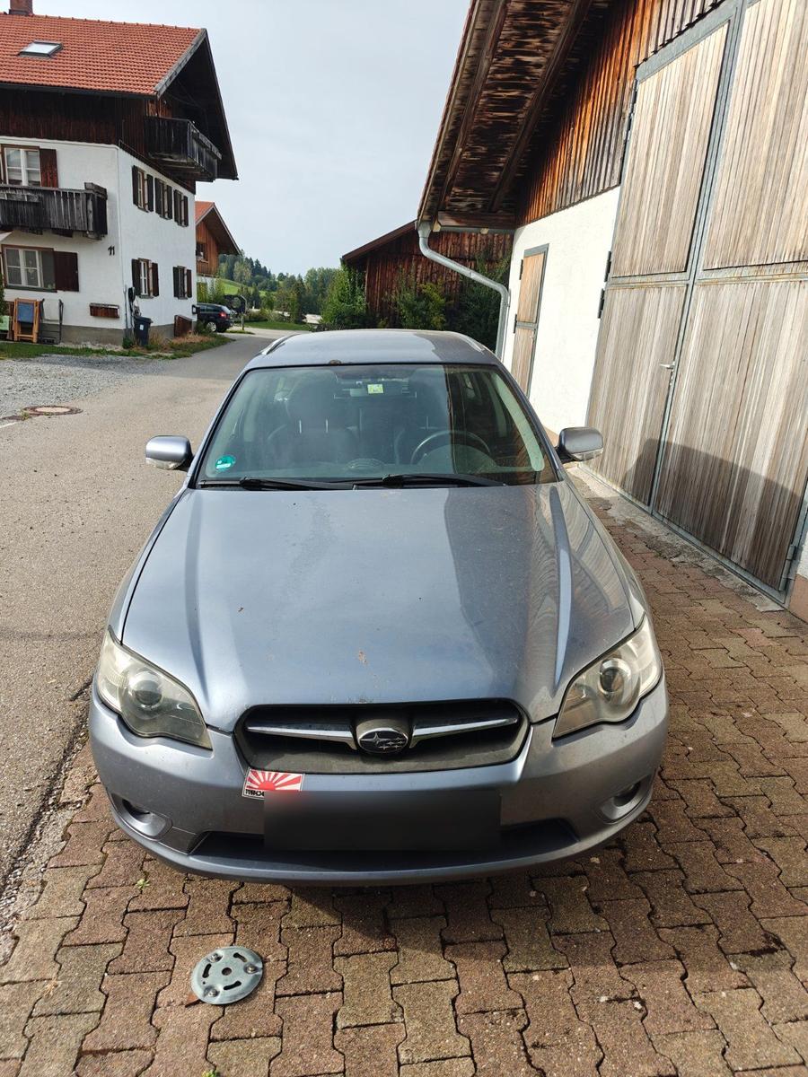 Subaru Legacy 2006 — rear view