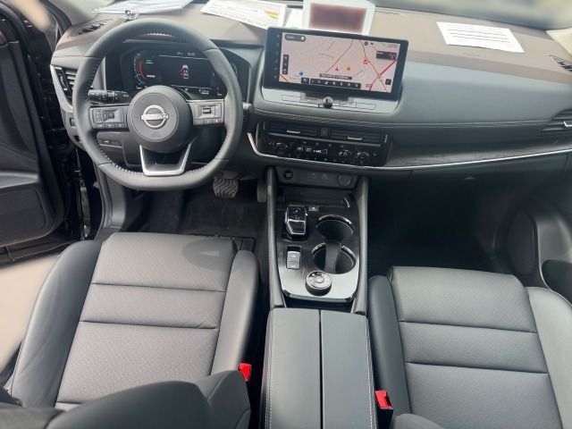 Fahrzeugabbildung Nissan X-TRAIL 1.5 VC-T e-4ORCE 213 PS 4x4 Tekna 5 Sitz