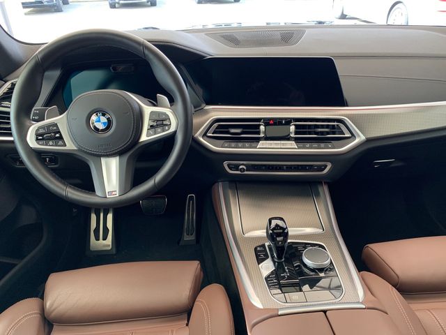 Fahrzeugabbildung BMW X5 xDrive 30d M Sport+Pano+Kamera+Leder+Standh.