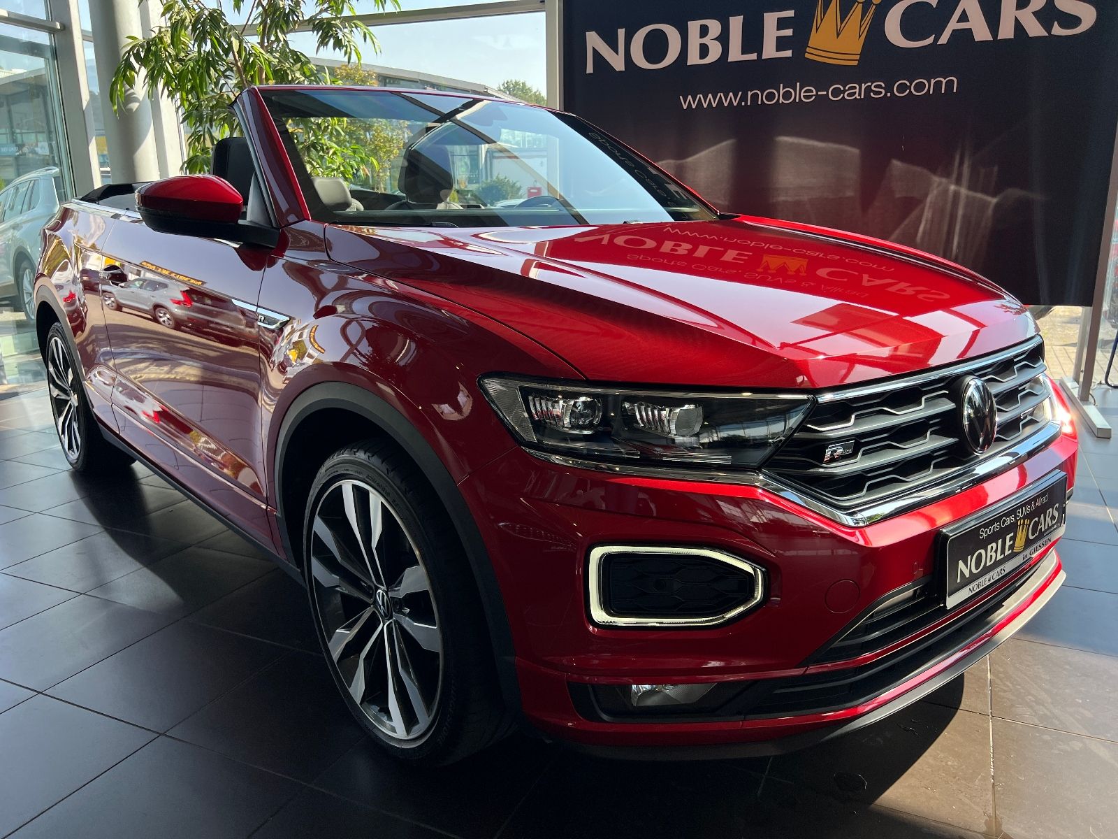 Fahrzeugabbildung Volkswagen T-Roc Cabriolet R-Line AHK ACC LED NAV SHZ 19"