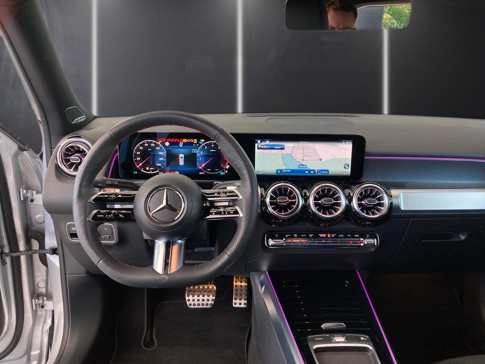 Fahrzeugabbildung Mercedes-Benz GLB 220 4M AMG*AHK*Distro*Totwin*Burmester*Night