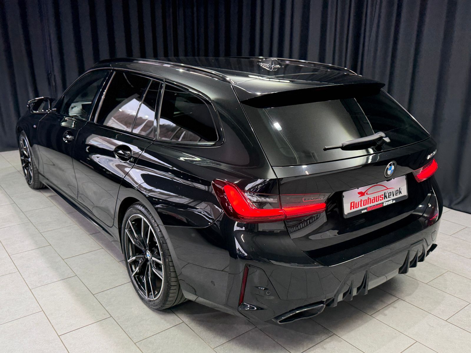 Fahrzeugabbildung BMW M340 i xDrive Touring |FACELIFT|HIFI|AHK|