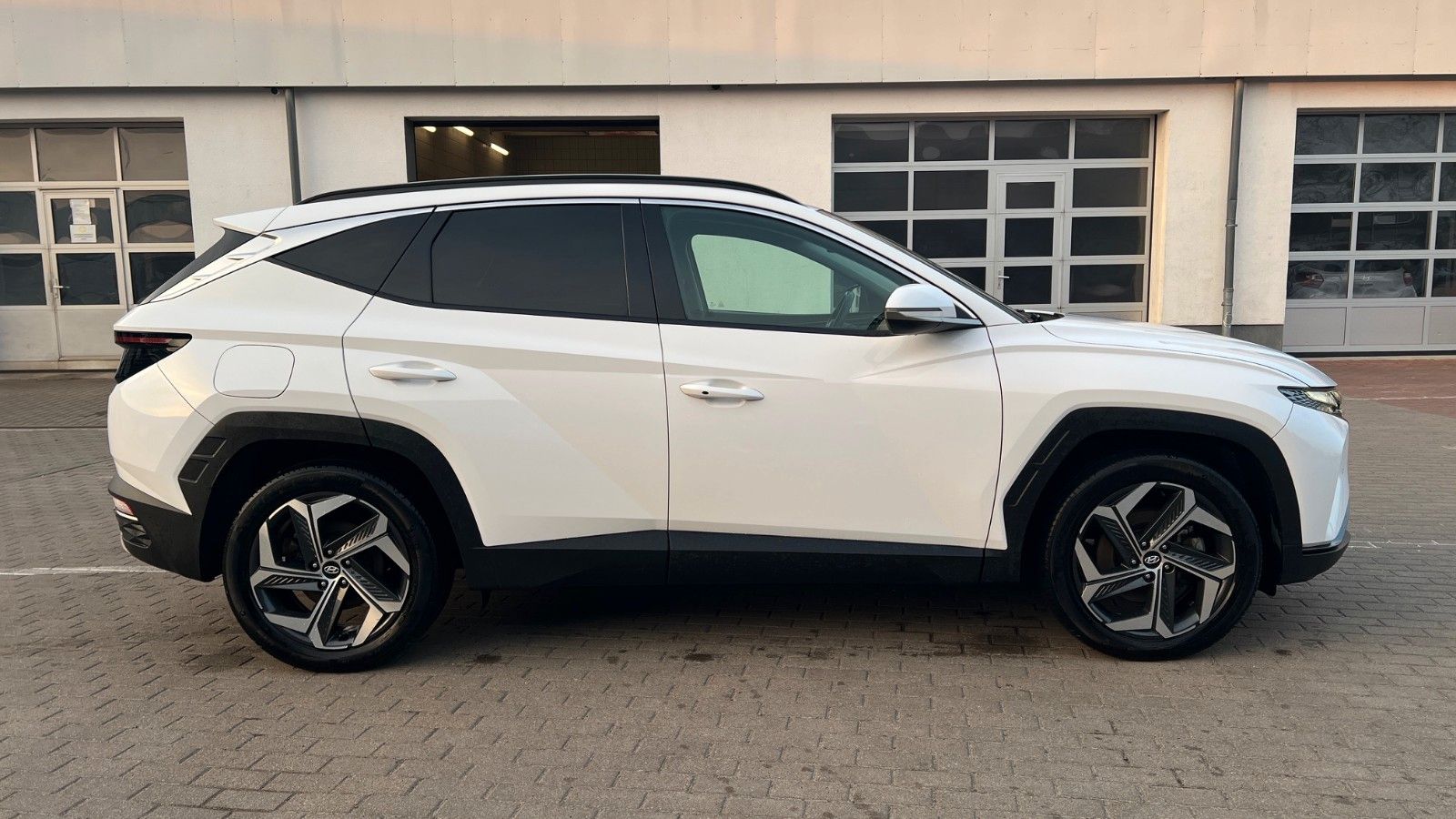Fahrzeugabbildung Hyundai TUCSON 1.6 T-GDI PHEV *Navi*ACC*LED*RFKamera*