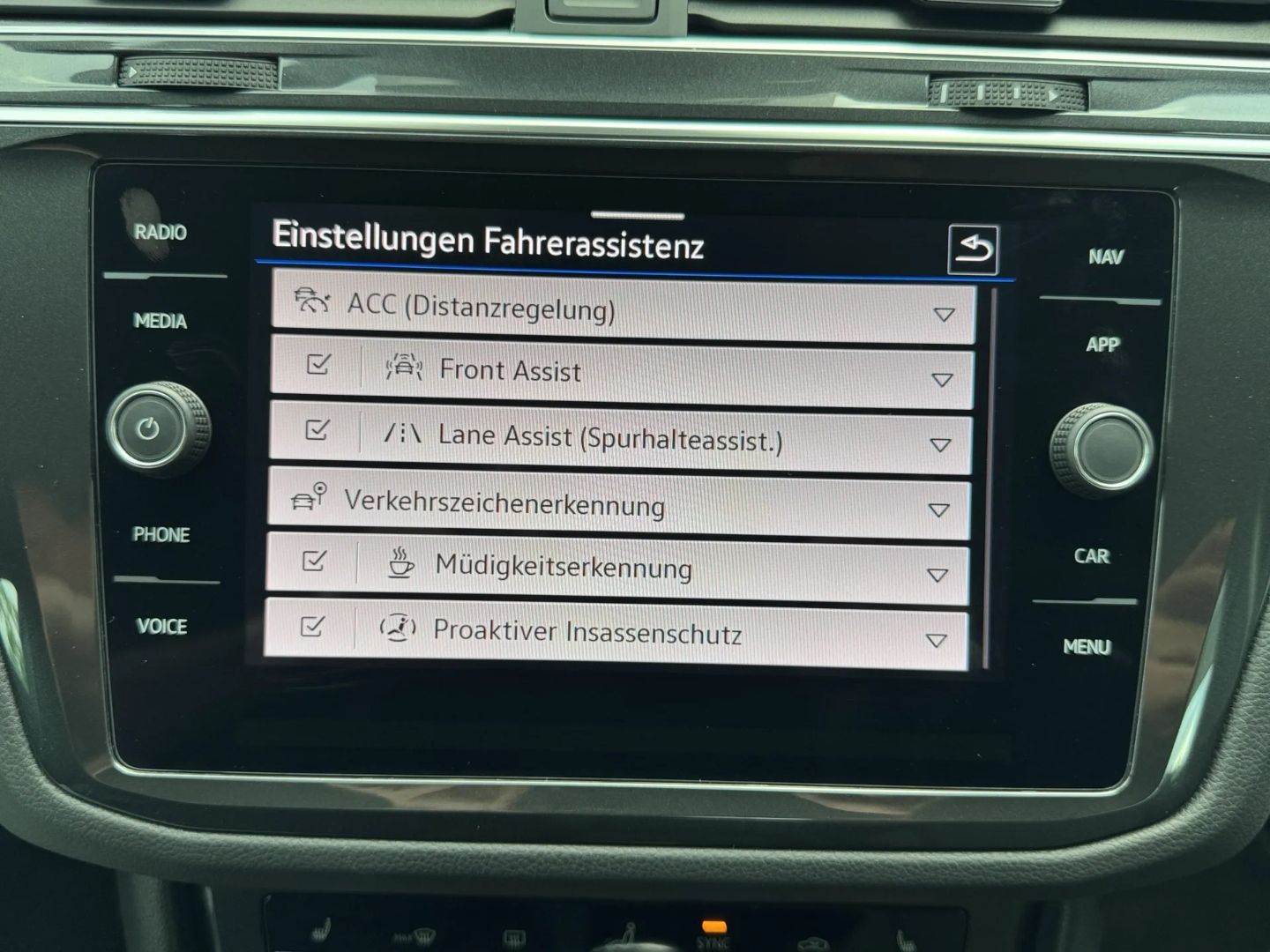 Tiguan 1.5 TSI LIFE *NAVI*LED*ACC*