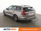 Volvo V60 2.0 D3 R-Design Aut.*NAVI*ACC*CAM*PDC*SHZ - Volvo V60 mit Diesel-Antrieb