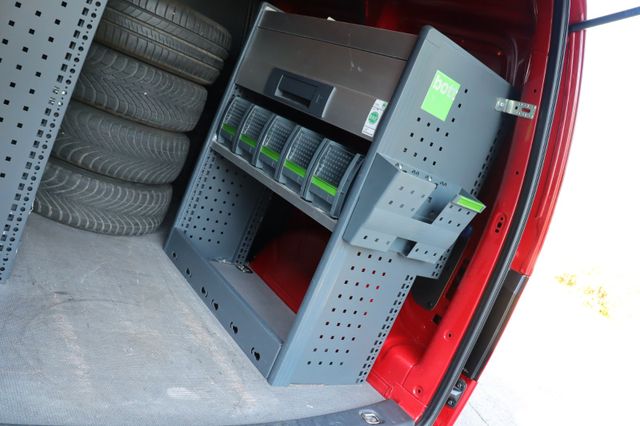 Fahrzeugabbildung Volkswagen Caddy Trendline BMT SERVICEWAGEN AUSBAU !