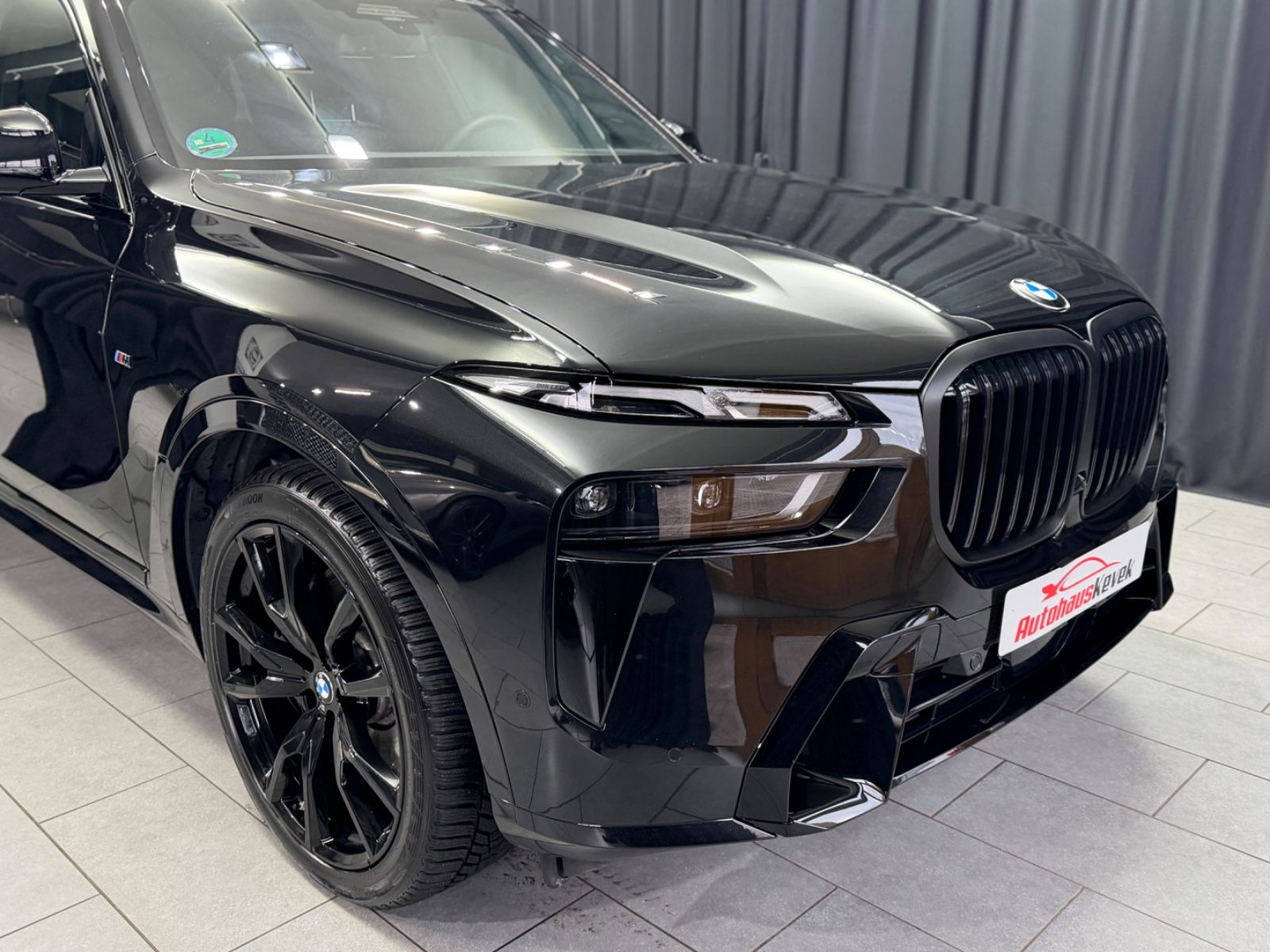 Fahrzeugabbildung BMW X7 xDrive 40d M SPORT PRO|LUFT|PANO|7-SITZER|AHK