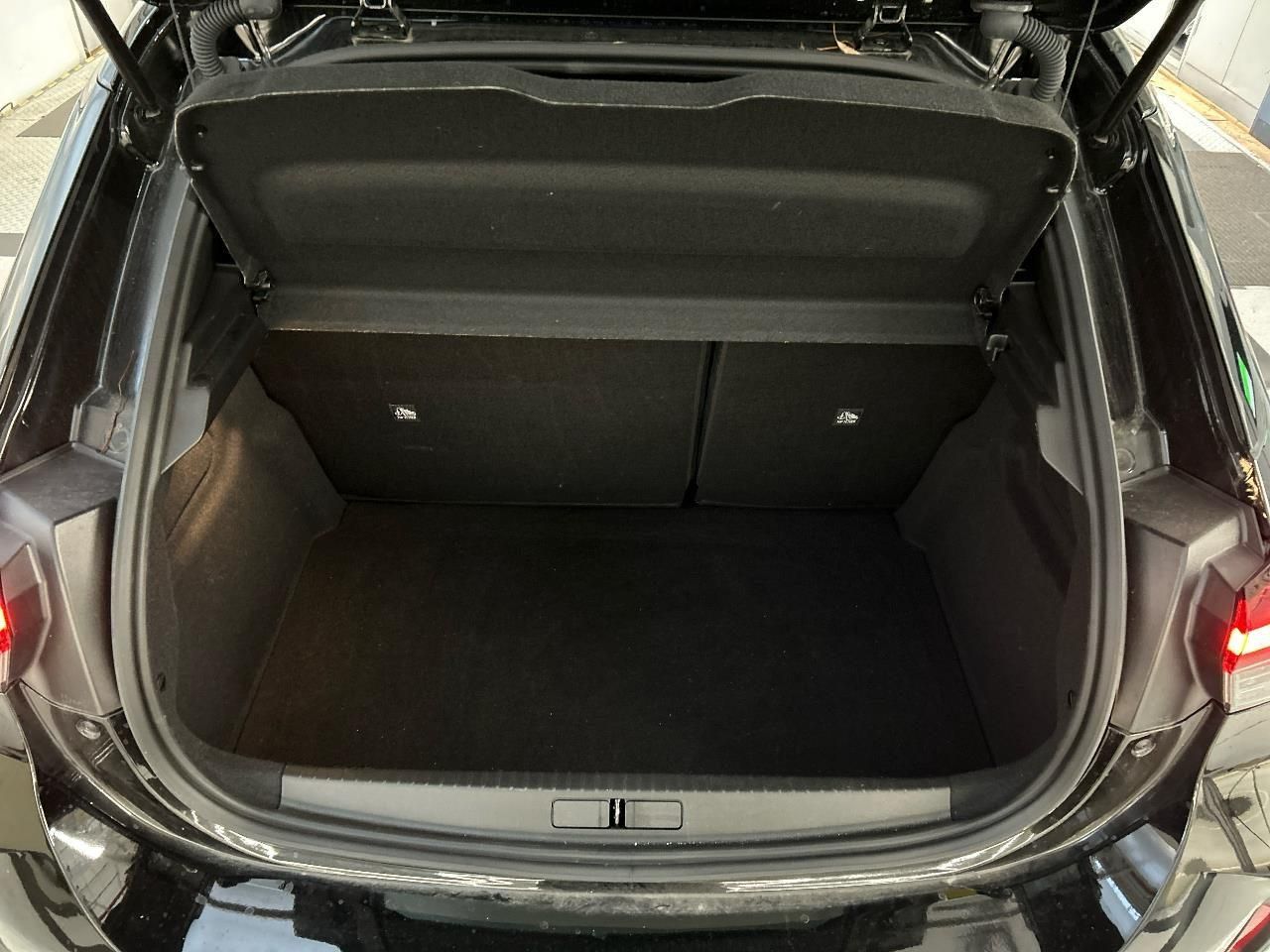 Fahrzeugabbildung Opel Corsa 1.2T GS - LED, Navi, Sitz-, Lenkradhzg.