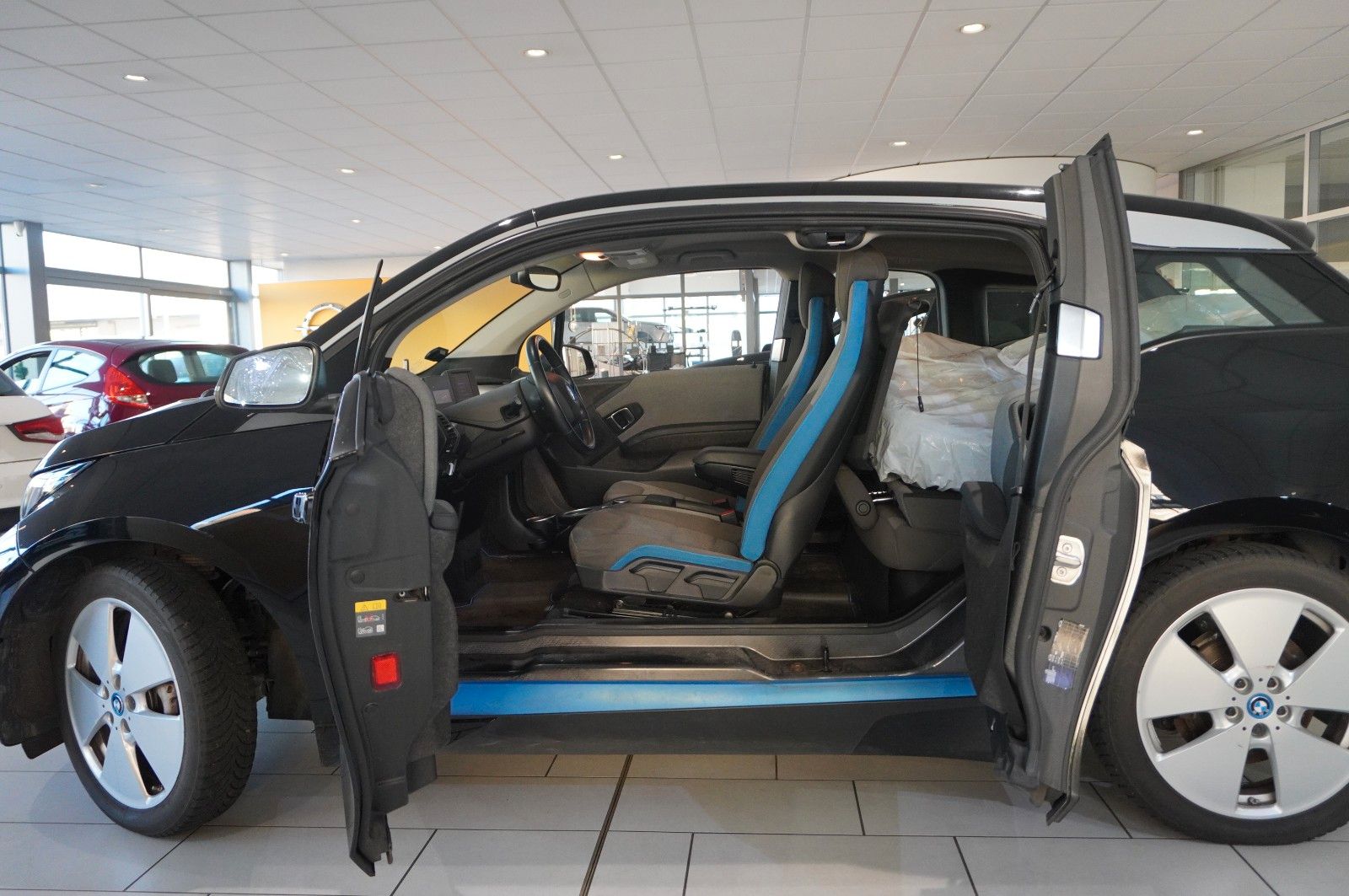 Fahrzeugabbildung BMW i3 120AH NAIVI/SPORT/WÄRMEP./LED/PDC/VIRT./SHZ