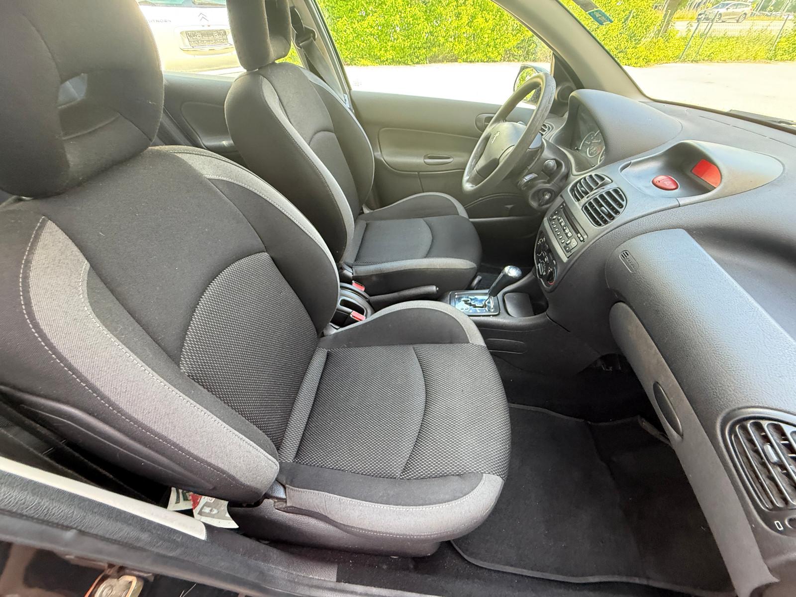 Peugeot  2006 — photo 19