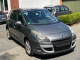 Renault Scenic III Dynamique-Automatik-Klima-Hu:Neu- - gebrauchte Renault Scenic aus dem Jahr 2009