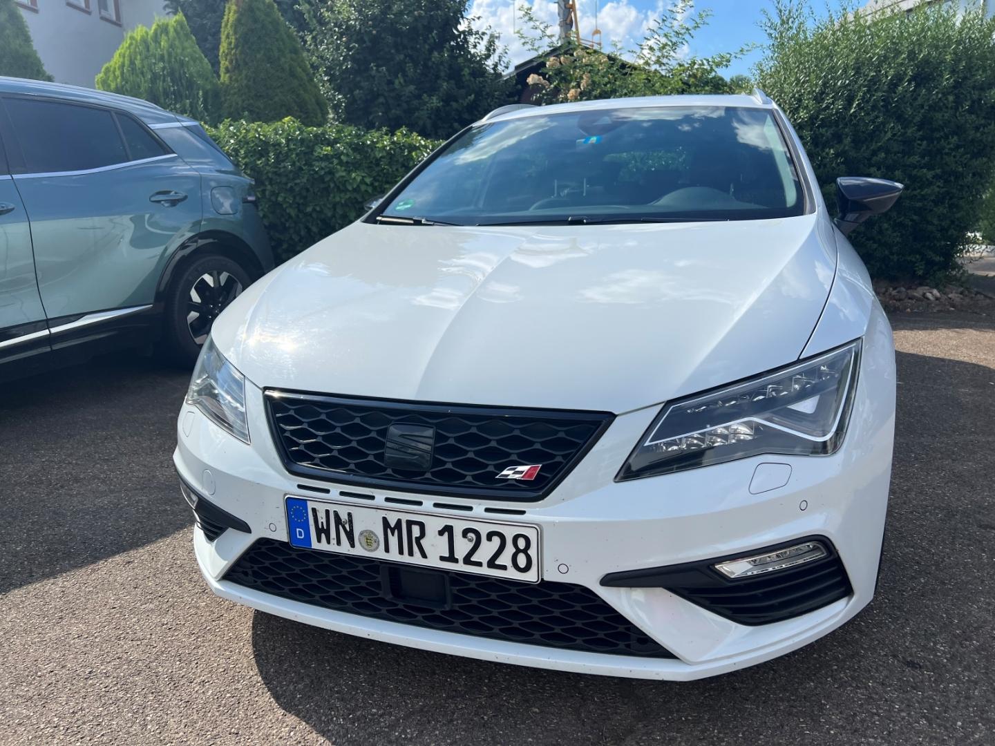 Seat Leon ST Cupra 300 AD Panorama Navi Digitales Coc