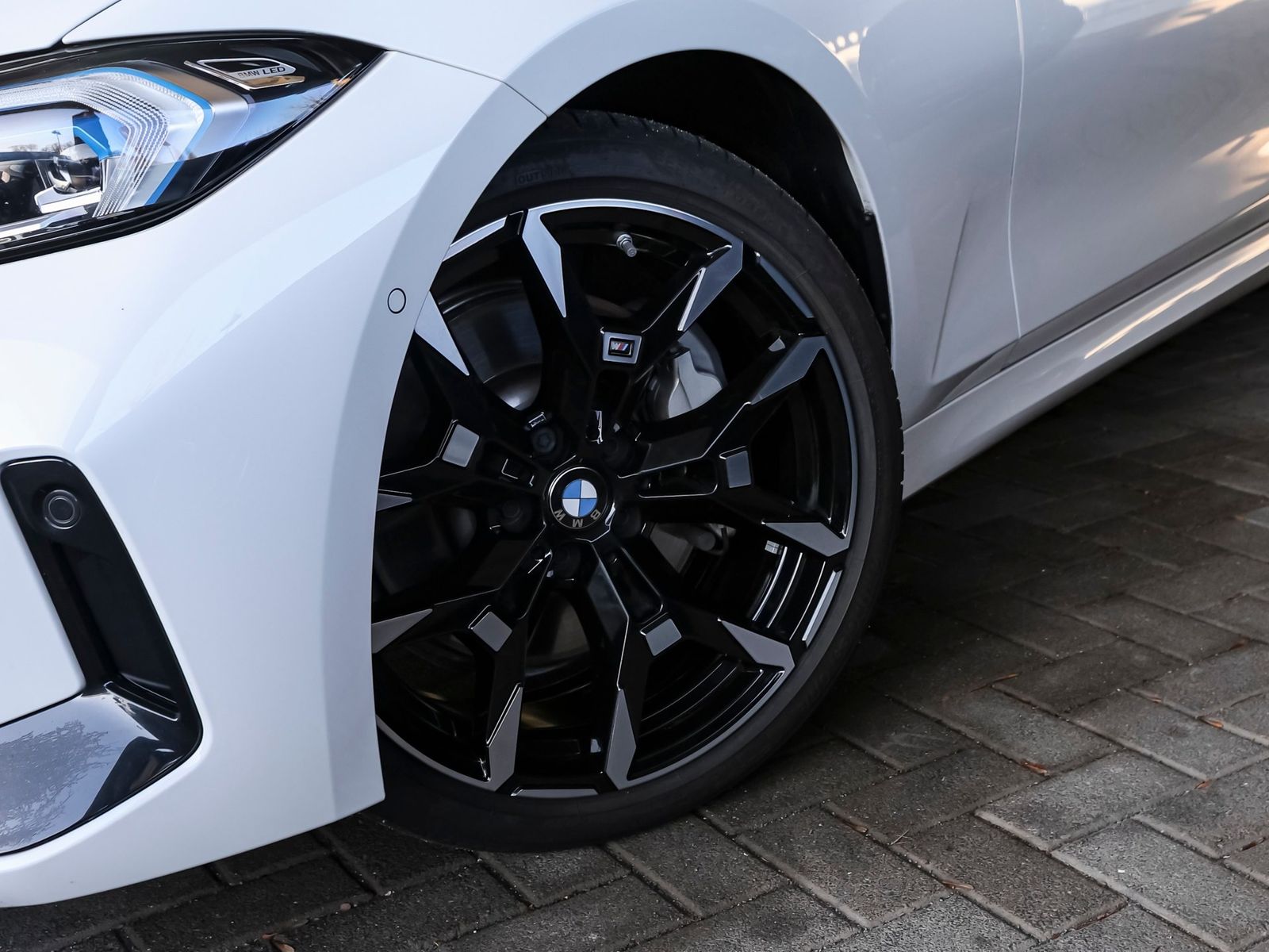 BMW 330 - Bild 6