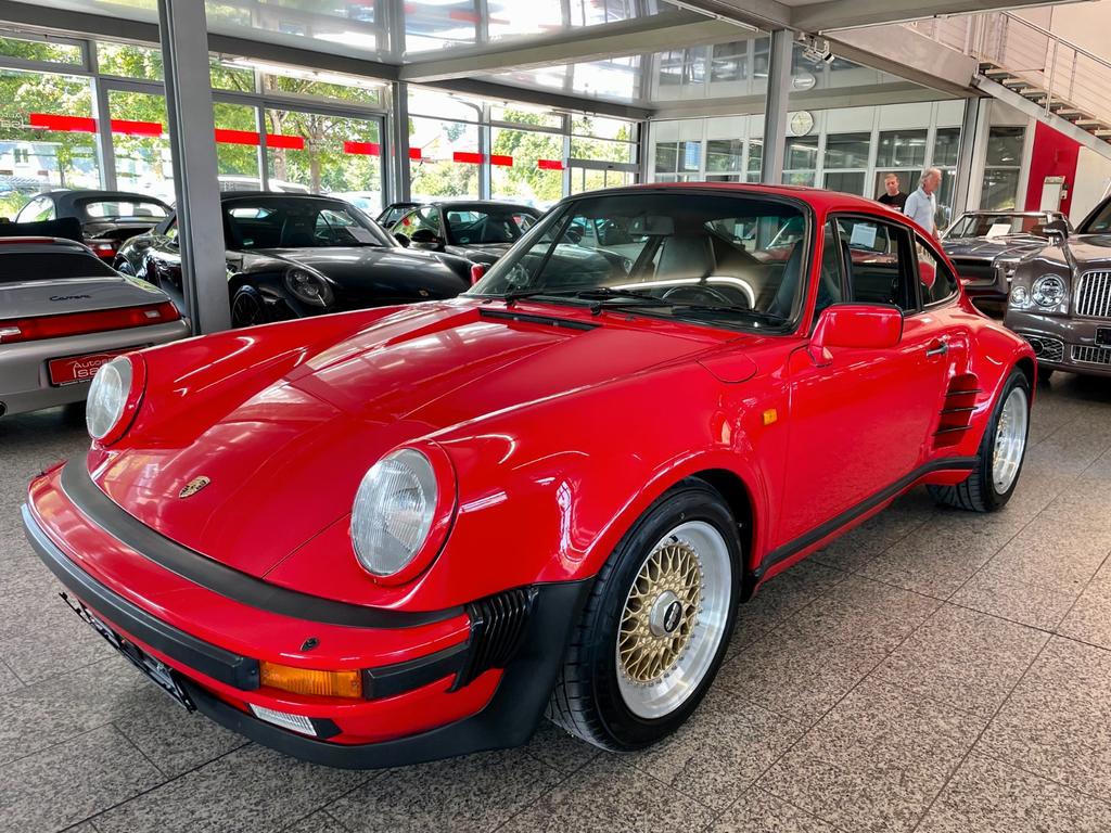 Porsche 930