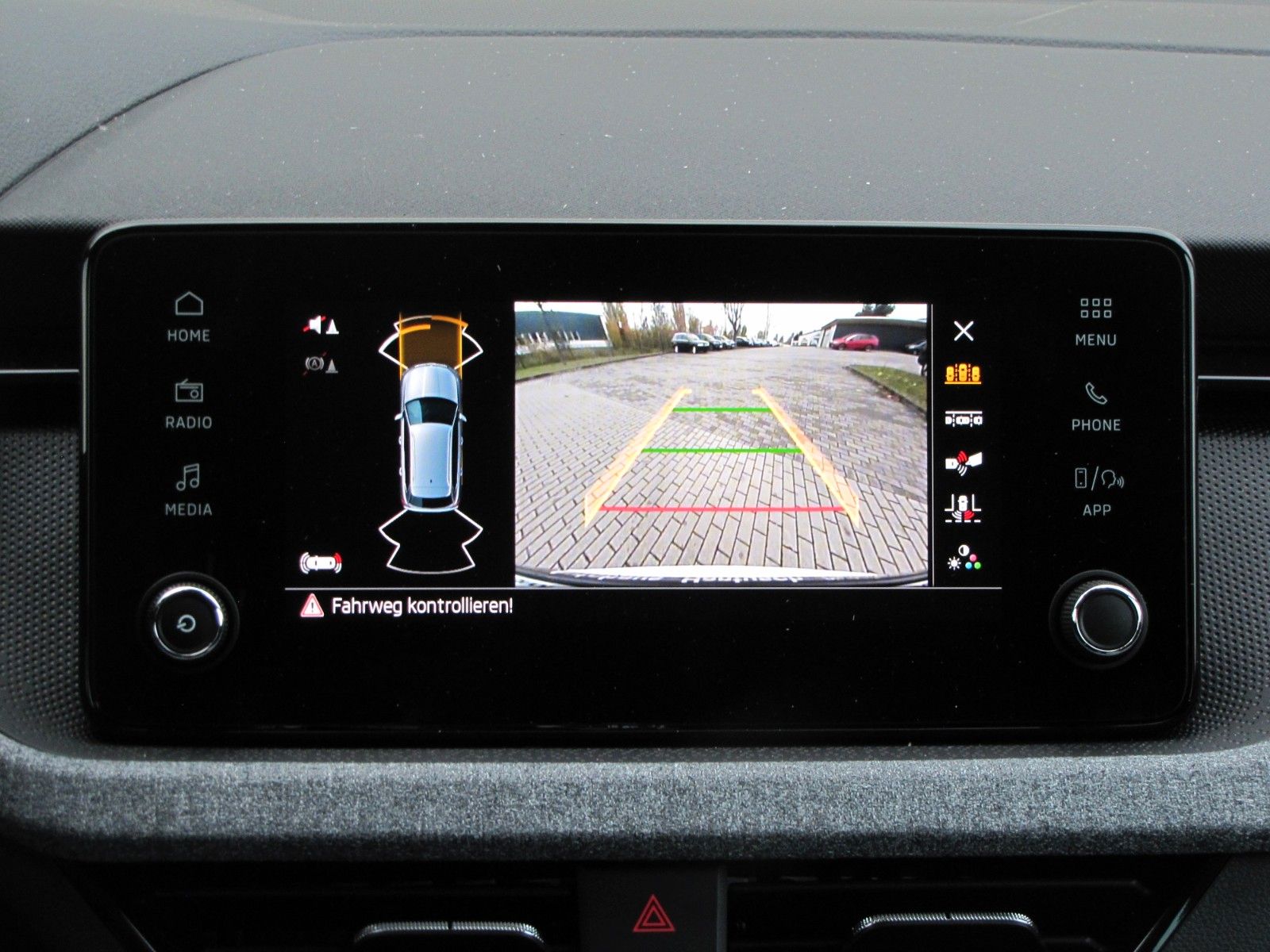 Fahrzeugabbildung SKODA Kamiq Tour 1.0l TSI 116PS