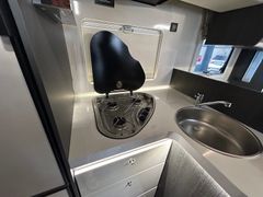 Fahrzeugabbildung Roller Team Kronos 295 TL Hub-Bett SAT TV 5 Schlafplätze