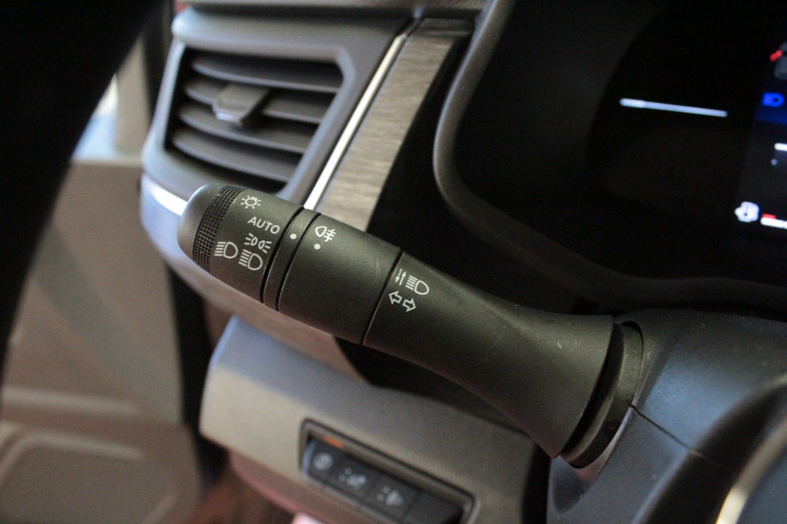 Fahrzeugabbildung Renault Trafic Grand dCi 150 EDC Evo*Automatik*8-Sitzer*