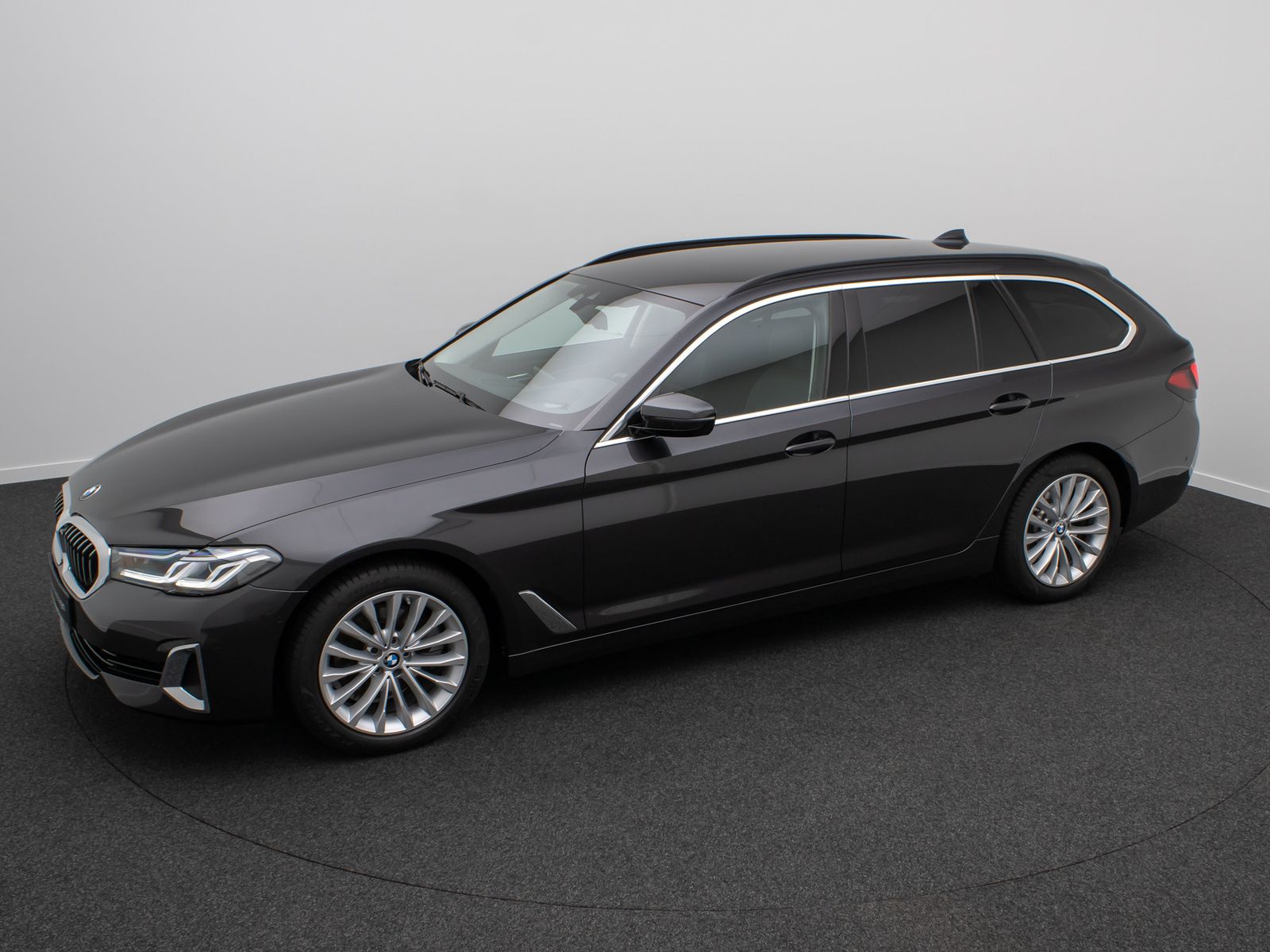 Fahrzeugabbildung BMW 520d Luxury Line DAB Kamera HUD Laser SoftClose
