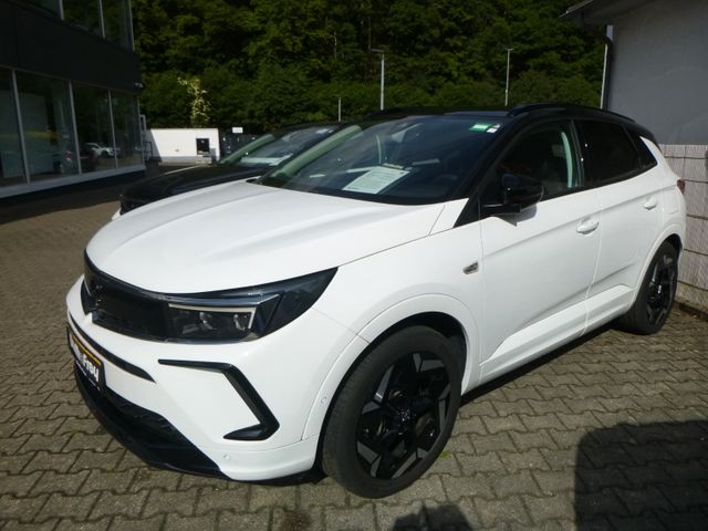 Grandland GSe 4x4 Plug-In-Hybrid Automatik