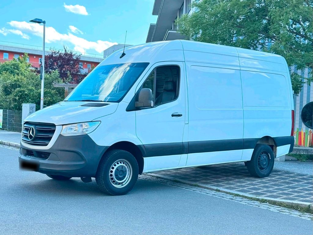 Image of Mercedes-Benz Sprinter