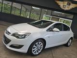 Opel Astra J Lim. 5-trg. 150-Jahre EDITION PDC/LM-AW - Opel Astra mit Benzin-Antrieb: Jahre 150