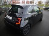 Fiat 500e by Bocelli SHZ JBL RFK Navi - gebrauchte Fiat 500e aus dem Jahr 2023