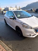 Peugeot 208 1.6 GTi 200 THP GTi - Peugeot: GTI