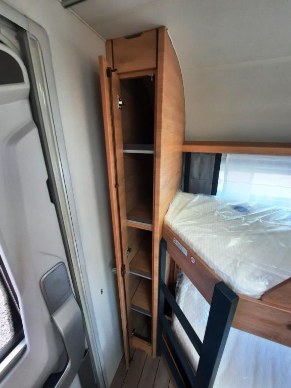 Fahrzeug Übersicht 19 Fahrzeugabbildung Knaus Südwind 540 FDK Black Selection Verfüg./Sparen S