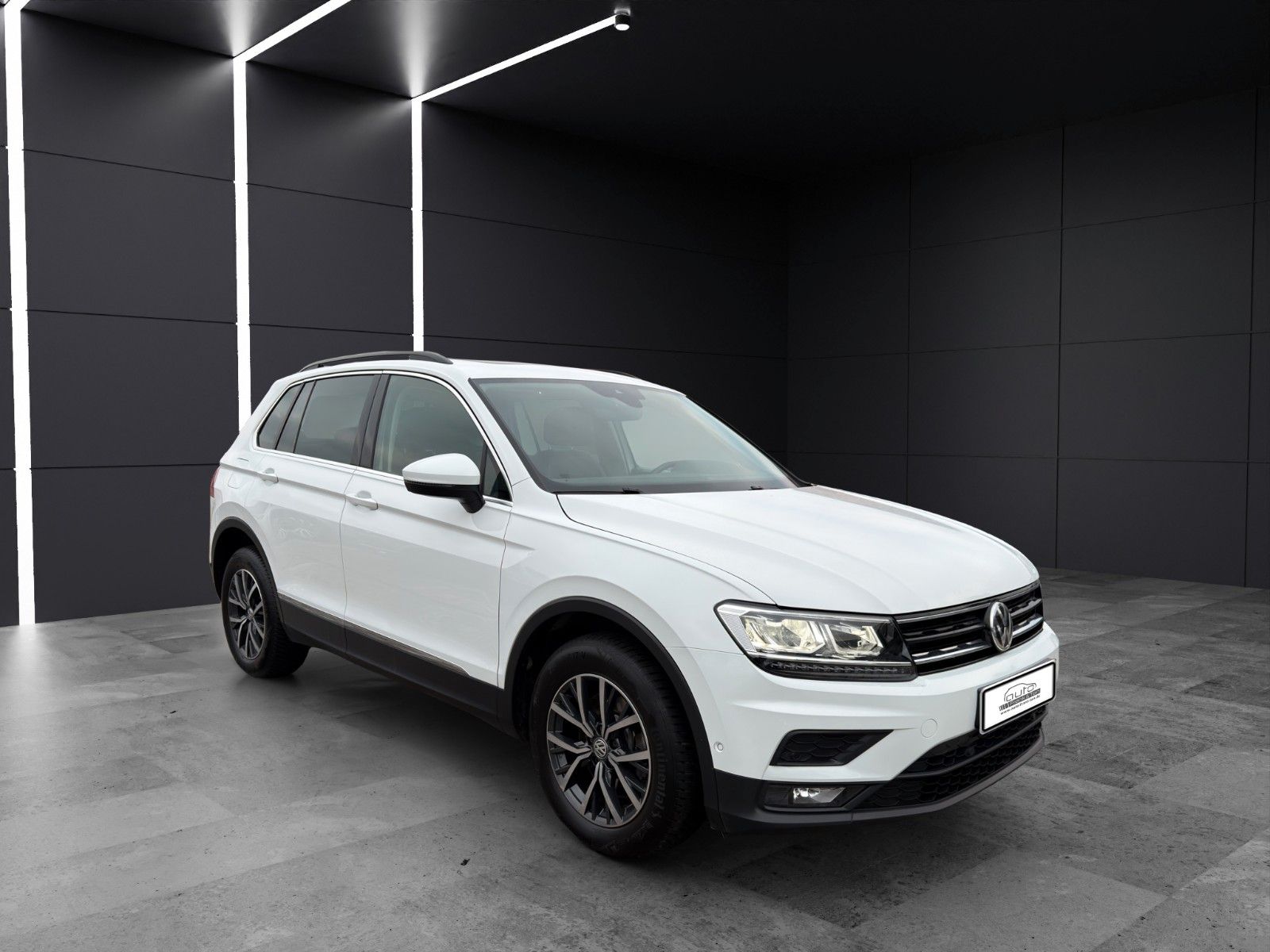 Fahrzeugabbildung Volkswagen Tiguan 4Motion*Navi*Kamera*SitzHZ*Memory*Pano*