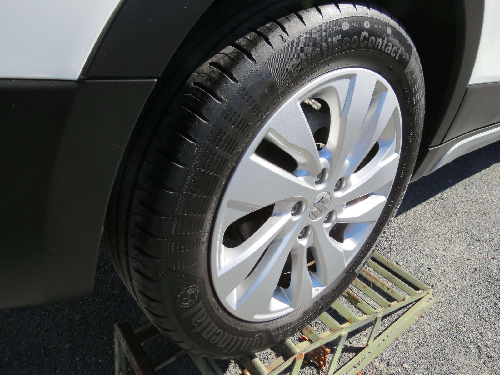 Suzuki SX4 S-Cross Club Automatik   Erst 43300  SR+WR  