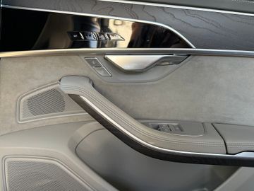 Audi A8 60 TFSI e quattro+AWS+4xe.Sitze+SCA+SBL+HUD++