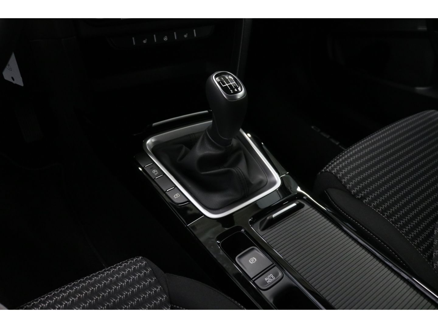 Fahrzeugabbildung Kia Ceed_sw 1.5 T-GDI Spirit SHZ Navi JBL Kamera