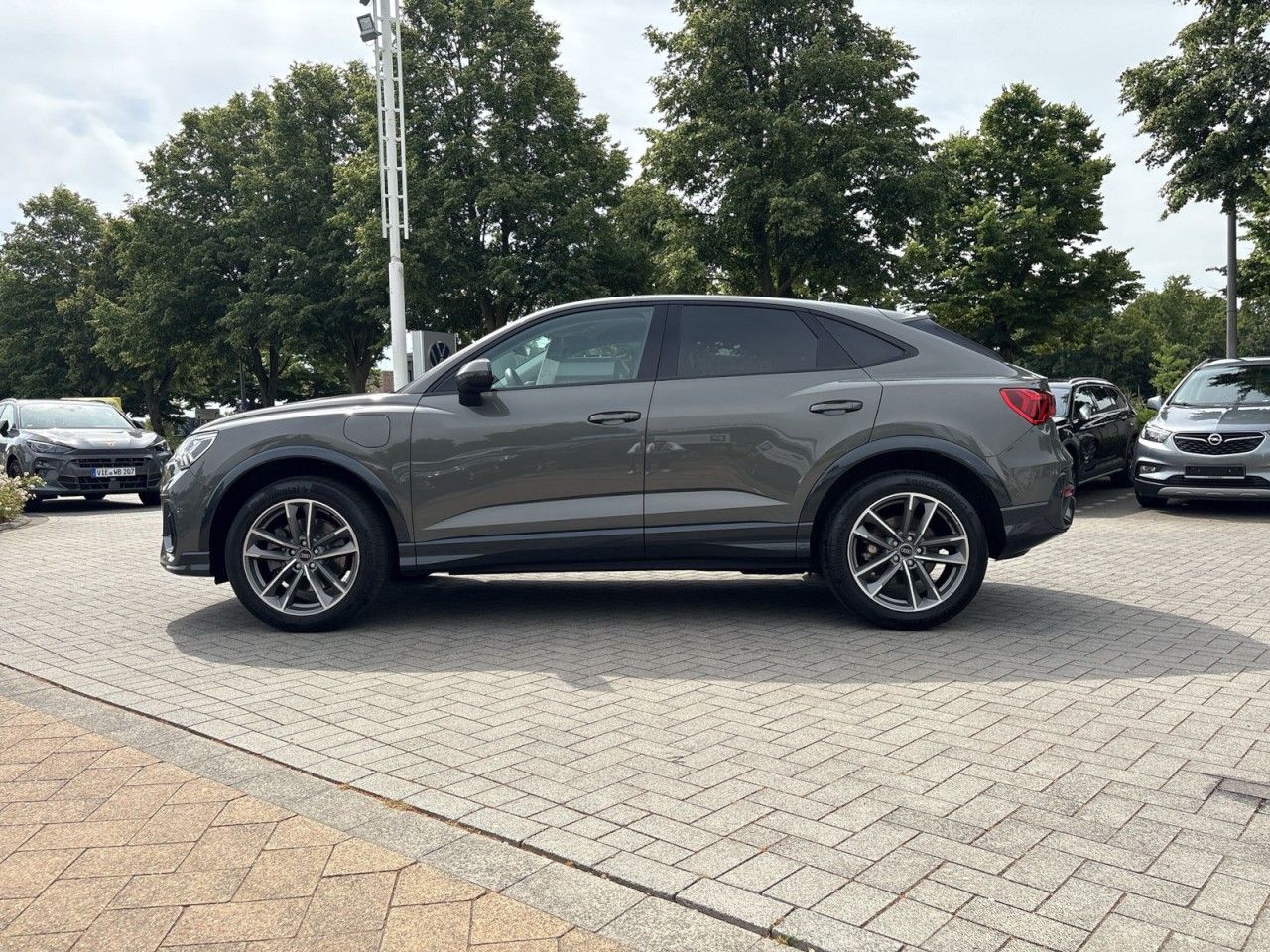 Audi Q3 Sportback 45 TFSIe Klima Navi Leder foto 2
