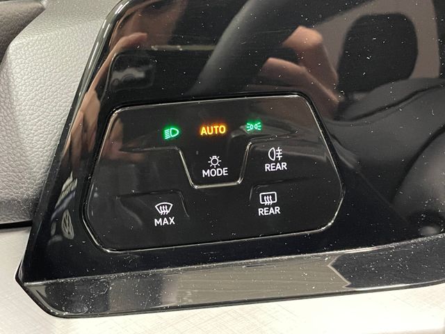 Golf VIII Life 1.0 eTSI DSG RFK NAVI ACC SHZ