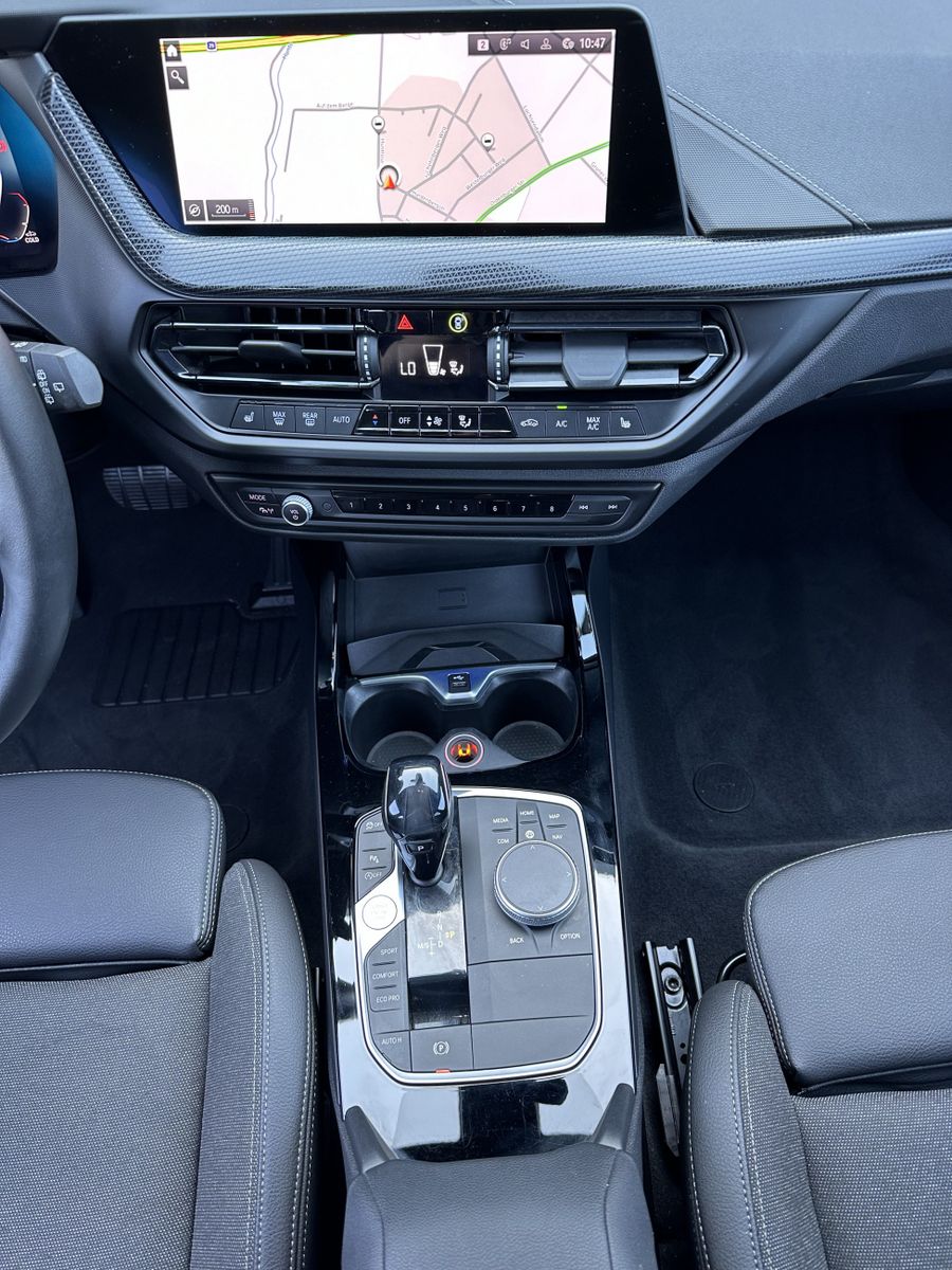 Fahrzeugabbildung BMW 120d xDrive Sport-Line NAV+LED+ACC+HEAD-UP+KAMER