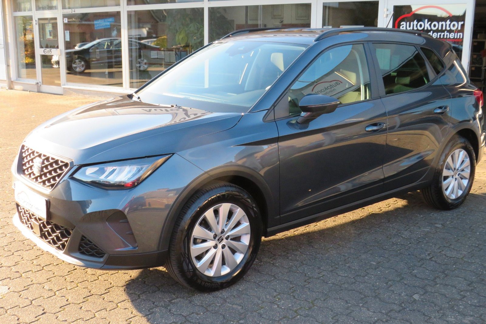 Fahrzeugabbildung SEAT Arona Style NAVI APP SITZH. PDC GRA 1.HD