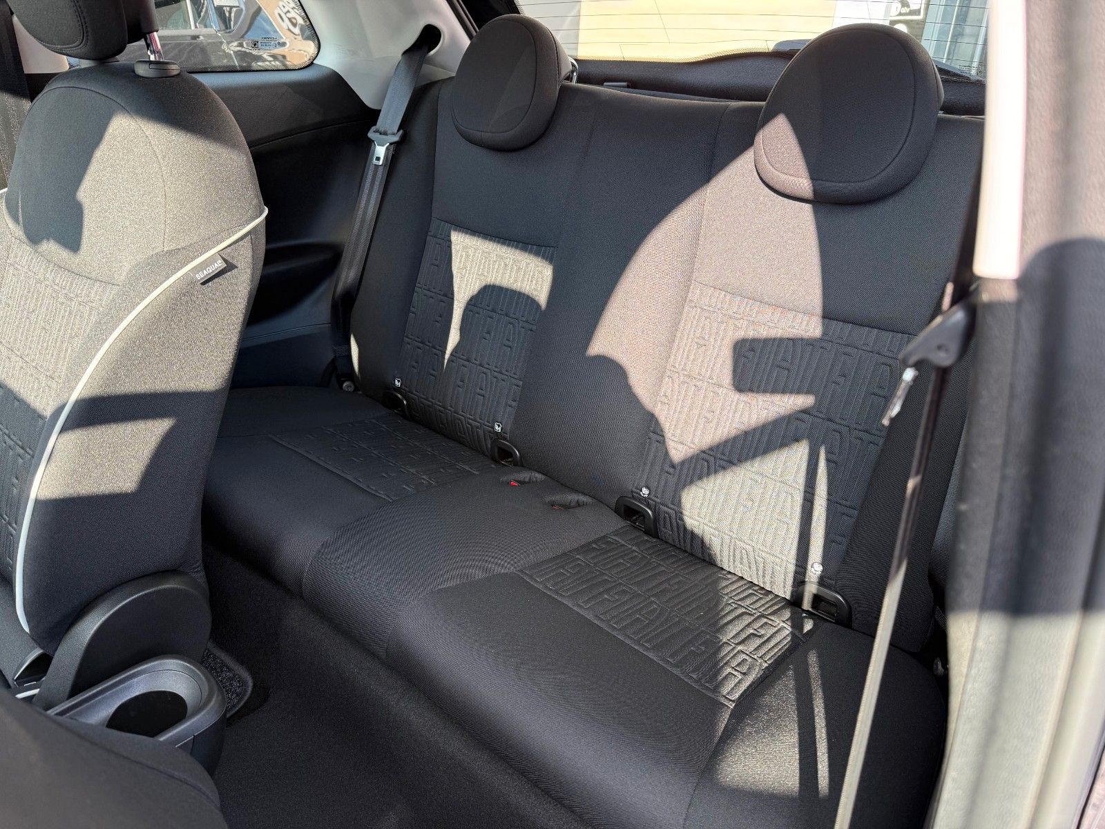 Fahrzeugabbildung Fiat 500e Apple CarPlay /Android Auto Touch Klima USB