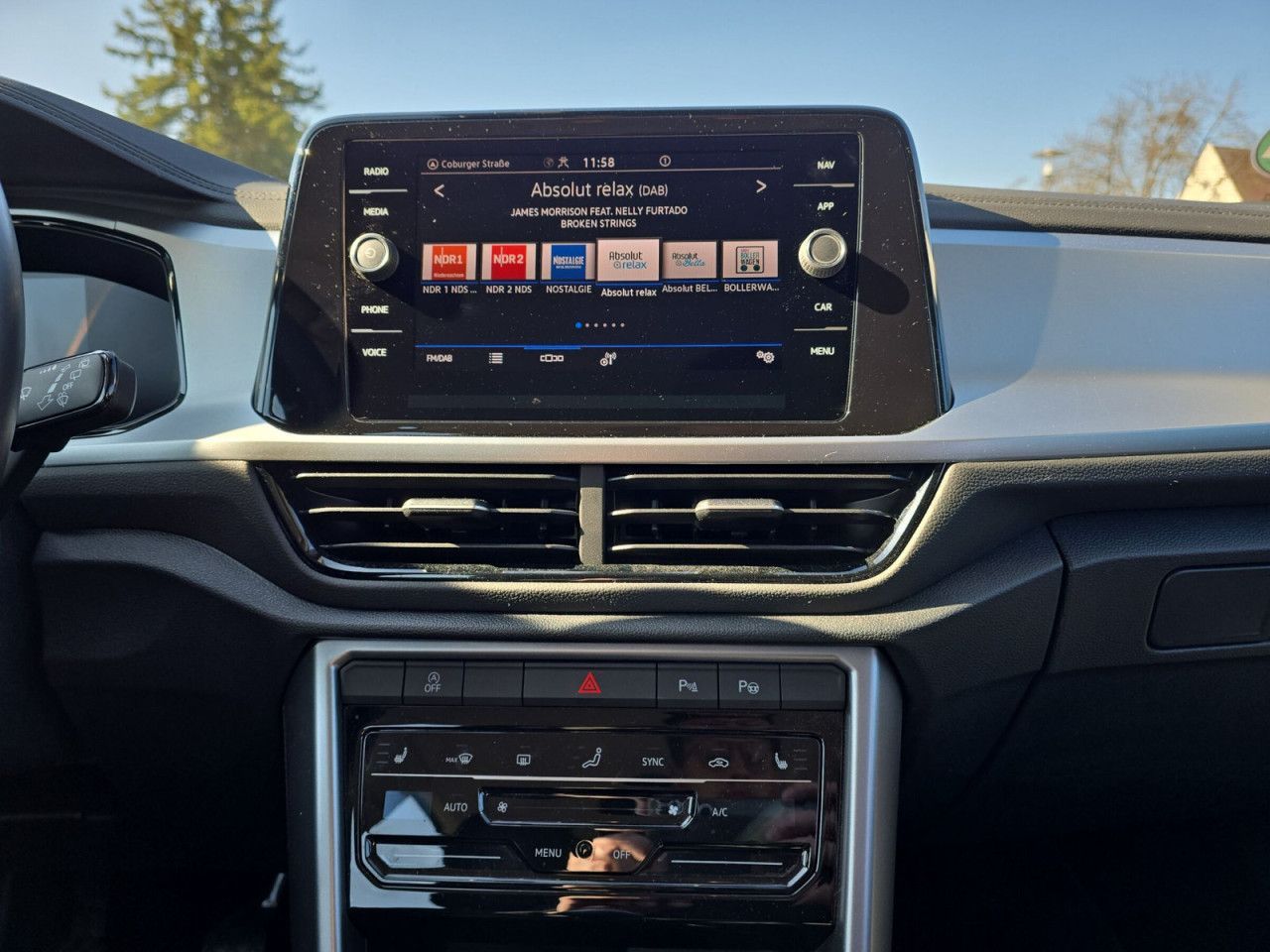 Fahrzeugabbildung Volkswagen T-ROC Life 1.0 Life BT085 TSIM6F, AHK