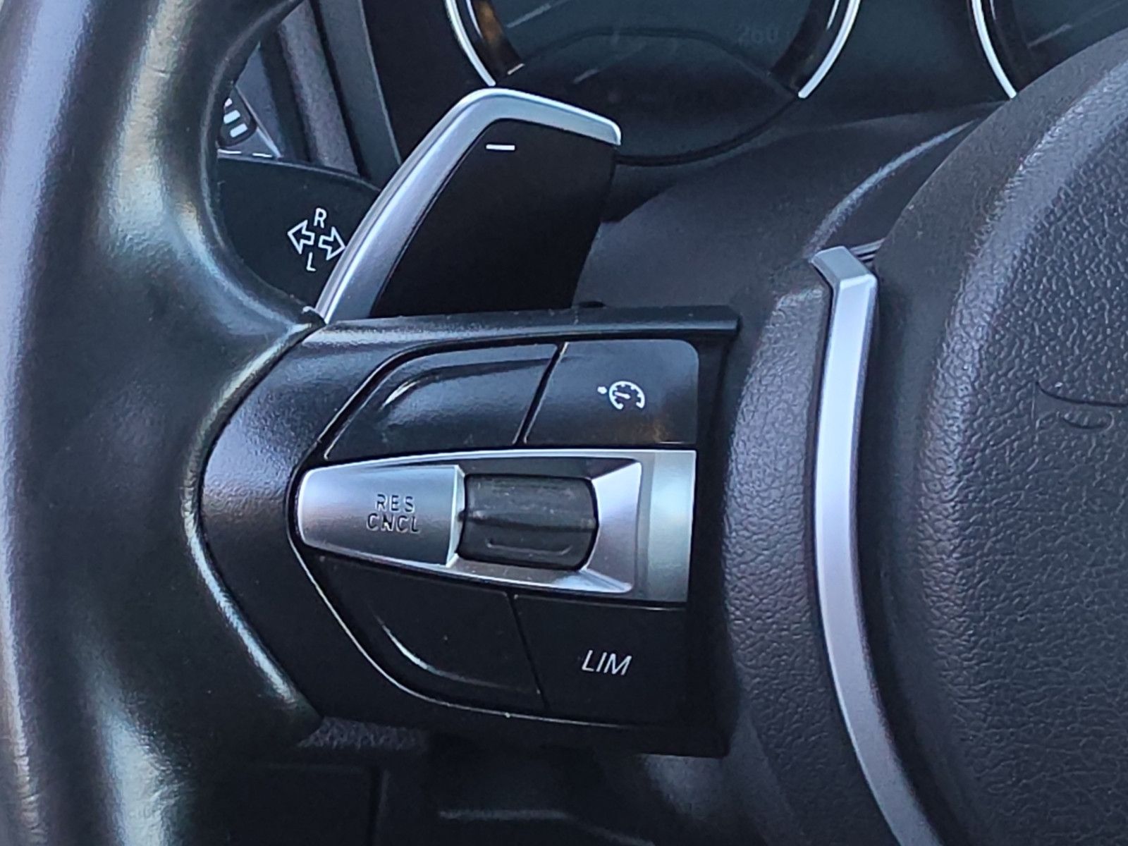 Fahrzeugabbildung BMW 2 Active Tourer 218 d Sport Line Sport-Automatik