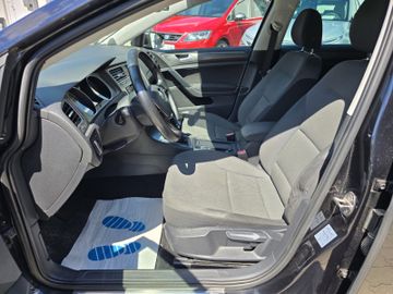 Volkswagen Golf - 10