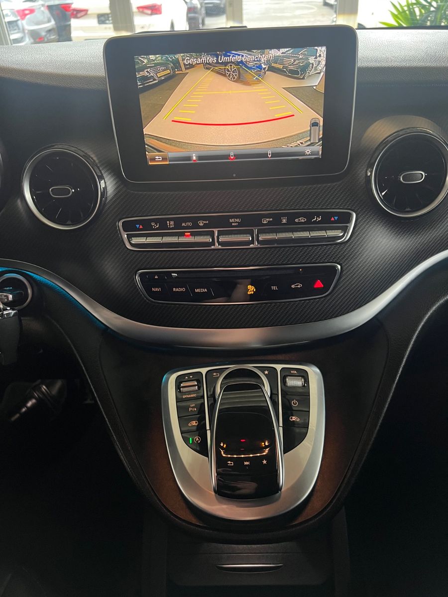 Fahrzeugabbildung Mercedes-Benz V 250 d EDITION AMG LINE kompakt *7.SITZER*