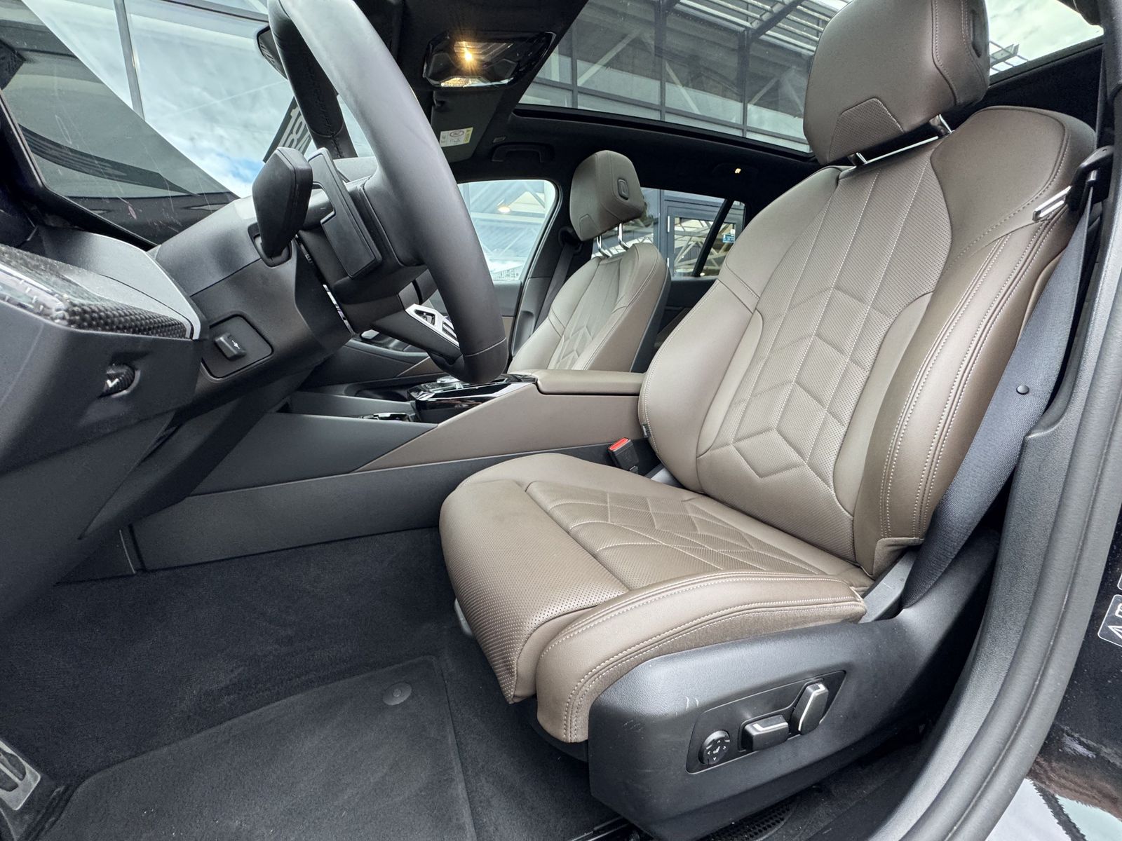 BMW 540d xDrive Touring M Sport AHK Autobahnas PANO foto 5
